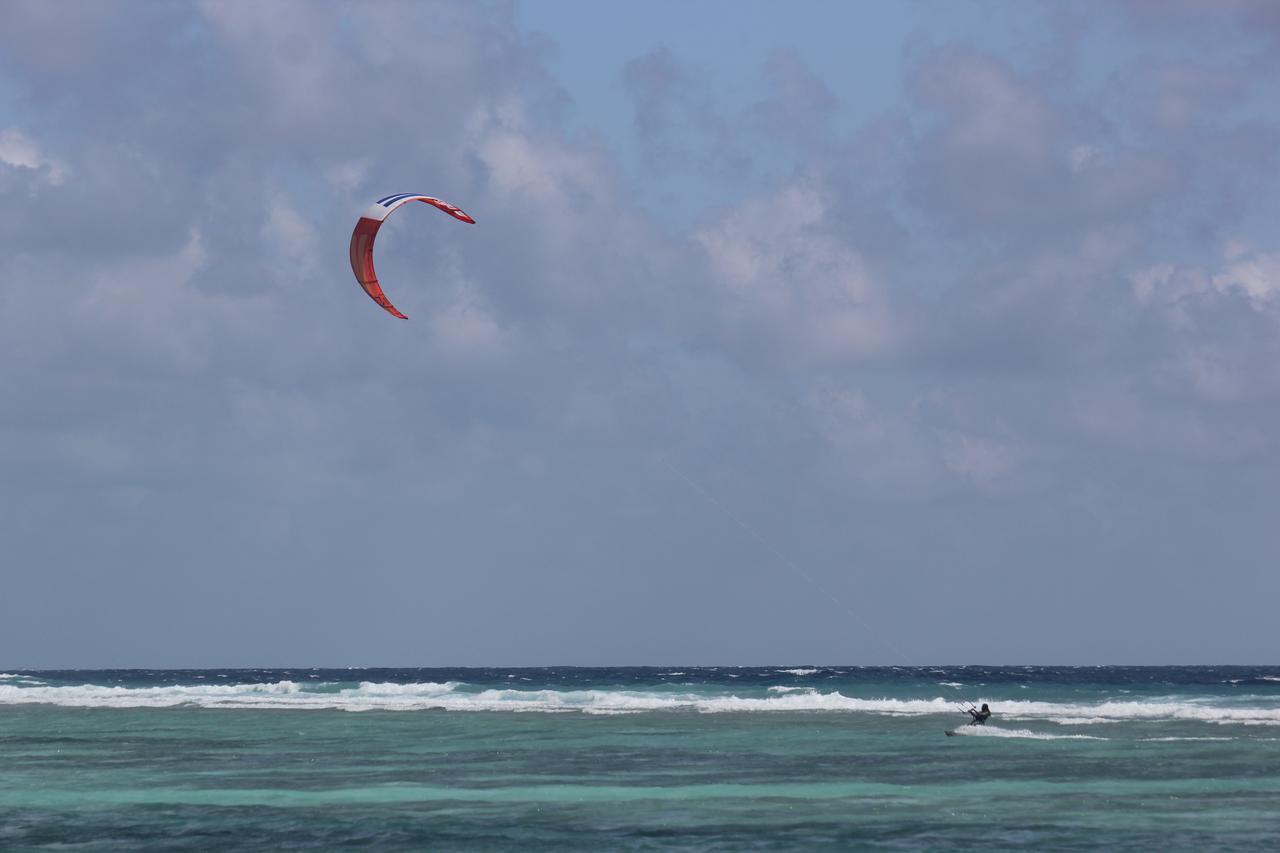 The Aquzz Hotel Hulhumale Bagian luar foto